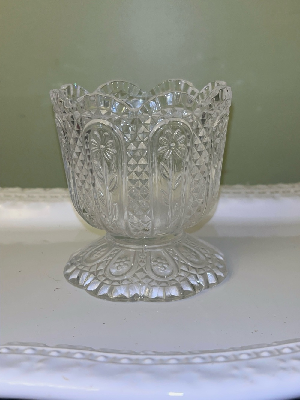 Avon Fostoria "Daisy and Diamond Point" footed candle holder vintage 1970s